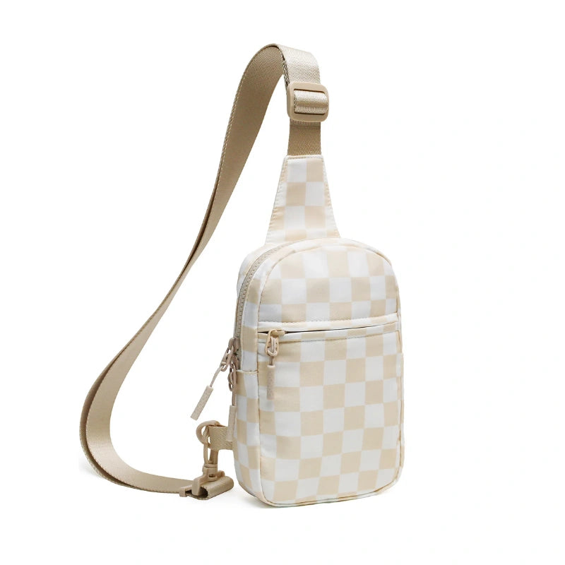 conic-gradient(from 90deg, #f1eade 25%, #FFFFFF 0 50%, #f1eade 0 75%, #FFFFFF 0)